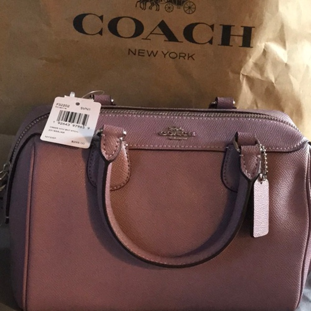 AUTHENTIC COACH HANDBAG BRAND NEW WITH TAGS.